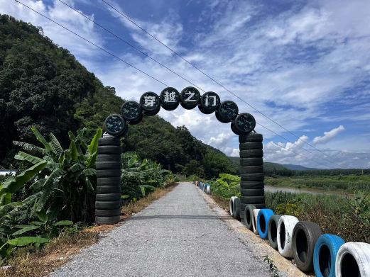 西双版纳极边第一村龙利景区