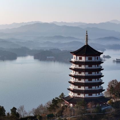 六安+皖西大裂谷+万佛湖风景区+大别山石窟+大别山风情谷3日2晚私家团