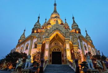 芒市一日游【勐焕大金塔+勐焕银塔+珍奇园+树包塔 2-6人】【[游玩保障 ]本线路为纯玩团/途中不换车/放心选择/安心出行】