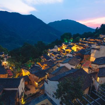 西递+宏村景区+婺源篁岭景区4日3晚跟团游