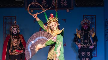 Meihua Opera Troupe - Sichuan Opera Face Changing (Chunxi Road Pedestrian Street Branch)