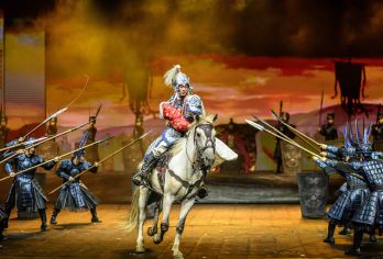 宜昌三峡千古情景区一日游【含<千古情>演出票+往返接送车费】【不用早起，景区内可自由活动；两种席位可选。】