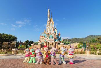 香港迪士尼乐园一日游【澳门直达迪士尼，含门票，过港珠澳大桥】【澳门市区上门接，送至香港迪士尼乐园，一家大小出游更便利】