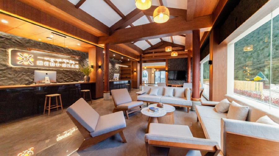 康定雅谷林卡温泉度假区