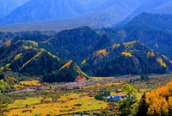 马蹄寺+平山湖大峡谷一日游【2-6人七座陆上公务舱】【总社发团，多种车型、团形可供选择，解锁各种玩法，一站式服务，省去做攻略专业定制师，更多高性价比旅游。】