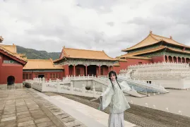 진화 & 헝디엔 영화촬영소 3일 투어: 진황궁의 고풍스러운 매력을 탐험하고 몽환곡 관광지에서 환상적인 시간을 보내보세요
