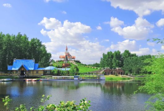 哈尔滨伏尔加庄园一日游【俄式风情-童话城堡--独角兽滑梯】【圣尼古拉大教堂、彼得洛夫艺术宫、伏特加酒堡、灯塔、海神湾古帆船】