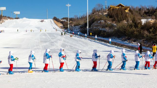 九龙国际滑雪场