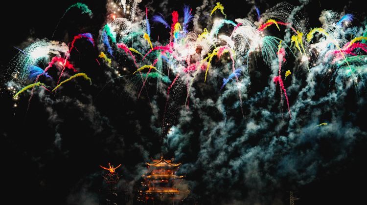 Hongcun Village+Huizhou Ancient Town+Qiyunshan Mountain Ecological And Cultural Tourism Zone+Xixinan Ancient Village