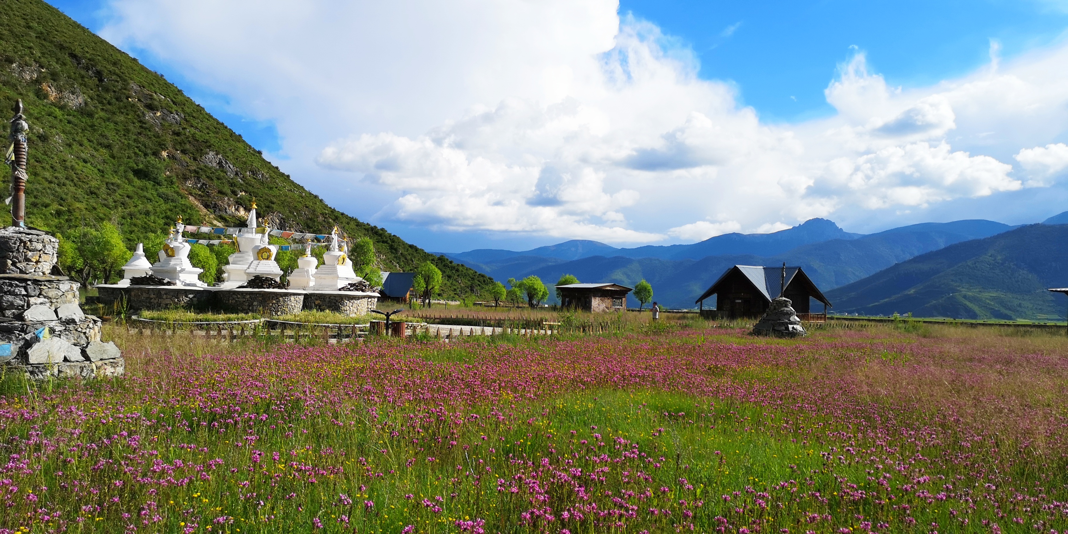3-Day Shangri-La Tour: Autumn Serenity at Napa Sea, Spiritual Harmony of Ancient Town and Monastery