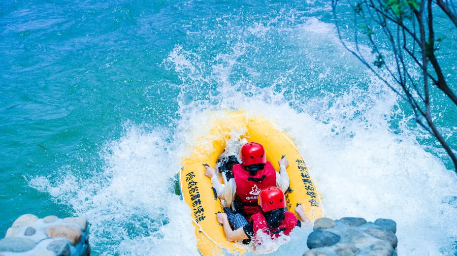安吉隐将谷瀑布漂流