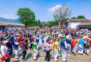 昆明出发：石林风景区+云南民族村+官渡古镇一日游【私家团】【私家小团丨小众玩法丨纯玩无购丨独立包车丨行程可调丨随停随走丨时间自由丨上门接送】