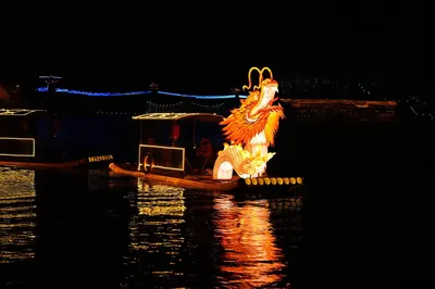 千岛湖“月光之恋”光影艺术夜游