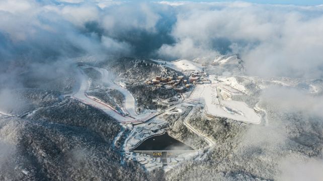 云上草原滑雪场