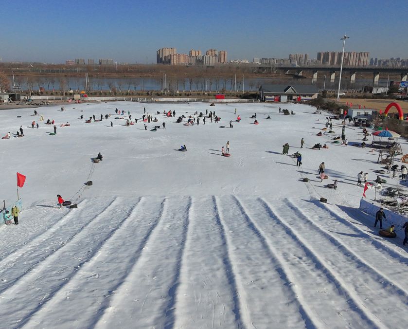正定塔元庄冰雪乐园 · 石家庄市 · 景点