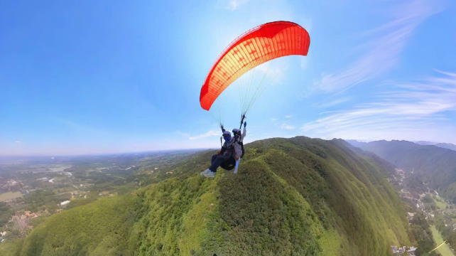 平顶山蜘蛛山滑翔伞飞行基地