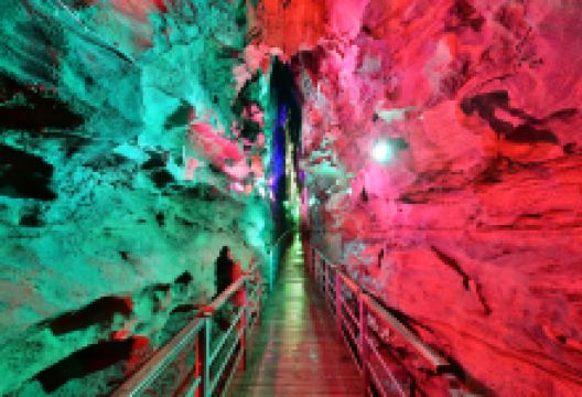 十二背后·地下裂缝景区景点图片