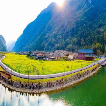 临沧+冰岛老寨+天坑+沧源崖画+千米国画长廊+葫芦小镇+广允缅寺3日2晚私家团