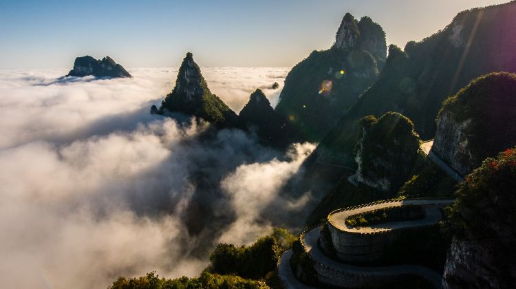4-Day Zhangjiajie Group Tours: Grand Canyon Glass Bridge + Tianmen Mountain National Forest Park