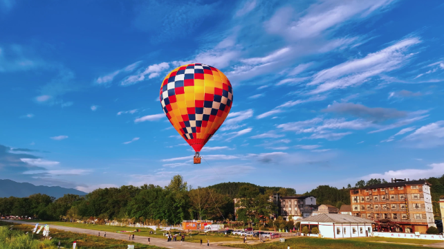张家界三官寺航空飞行营地