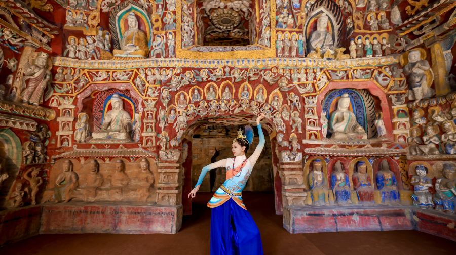 《云海相望—云冈石窟艺术特展》