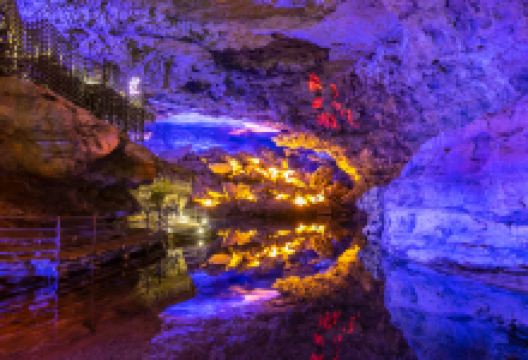 十二背后·地下河谷景区景点图片