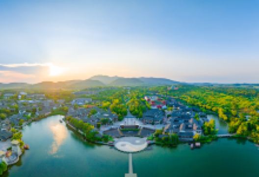 茅山东方盐湖城景点图片