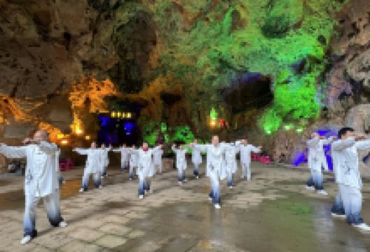 清华古洞景点图片