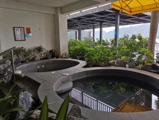 云海碱泉酒店温泉