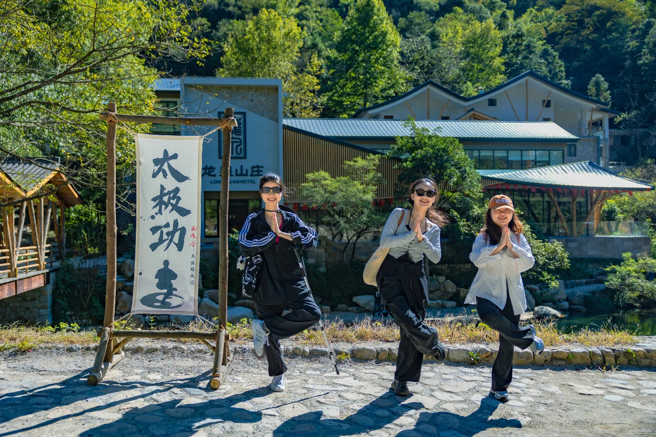 3-Day Shangrao & Wuyuan Tour: Red Memories and Natural Scenery, Huangling Countryside