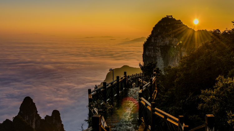 4-Day Zhangjiajie Group Tours: Grand Canyon Glass Bridge + Tianmen Mountain National Forest Park