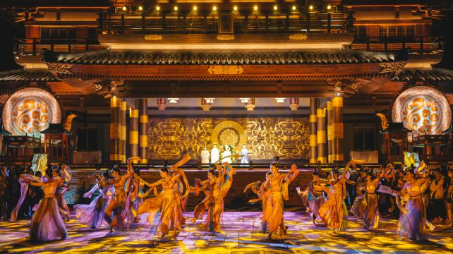 启唐城沉浸乐园