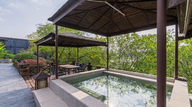 汤山温泉房车营地茶温泉