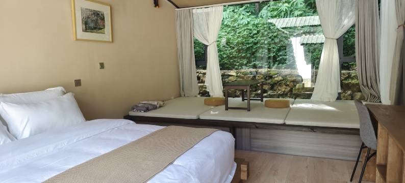 洼居美术馆凹院图片