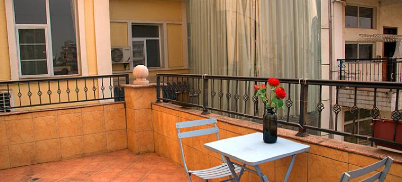 罗平麗雅庭院酒店图片