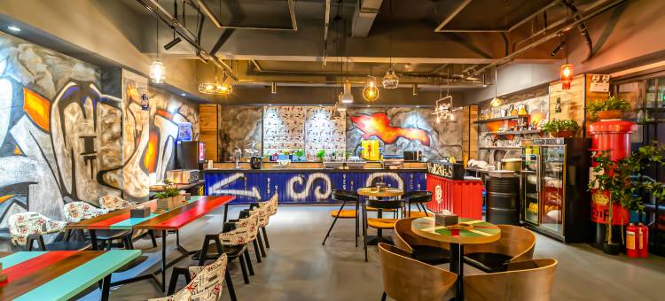 夜思艺术酒店(中山小榄泰丰购物中心店)图片