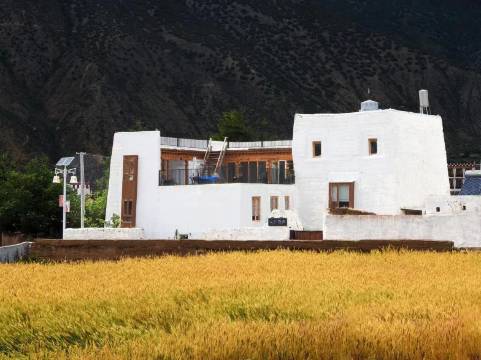 乡城山行物语田园民宿