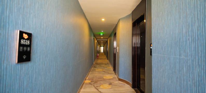 布尔津七彩河假日酒店图片