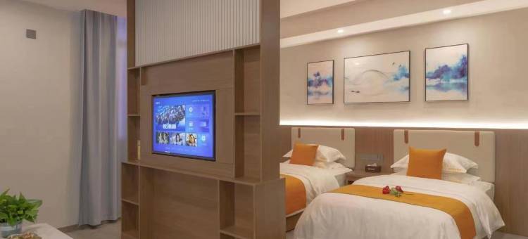 镇巴瑞阁朗庭酒店图片