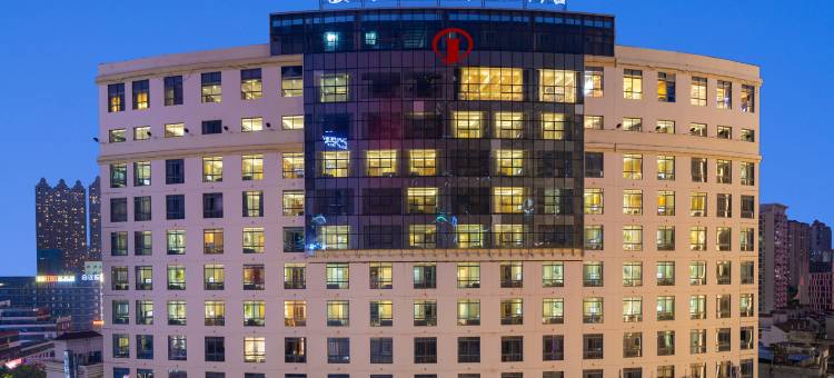 金庆盛大酒店(南宁青秀万达金湖广场地铁站店)图片