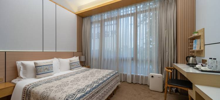 湛江金富汽车主题酒店(金沙湾观海长廊店)图片