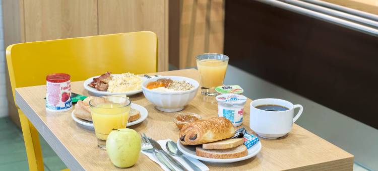 布雷蒂尼-苏尔奥日的B&B酒店(B&B Hôtel Bretigny-Sur-Orge)图片