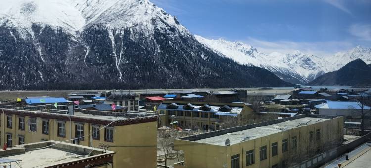 蓝湖驿站禅意酒店(然乌湖店)图片