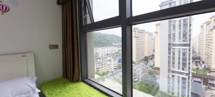 张家界云来客栈(天门山索道店)图片