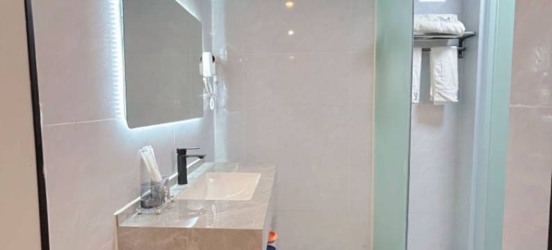 维曼轻奢公寓(凤凰新村市二宫地铁站店)图片