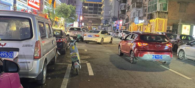 锦铂智慧酒店(南昌火车站店)图片