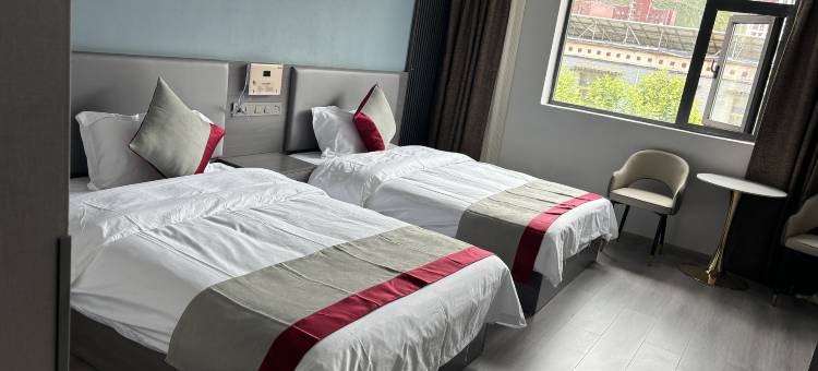 比如娜秀大酒店图片