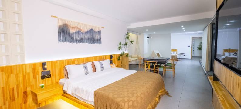 一宿酒店(乐山高铁站世豪广场店)图片