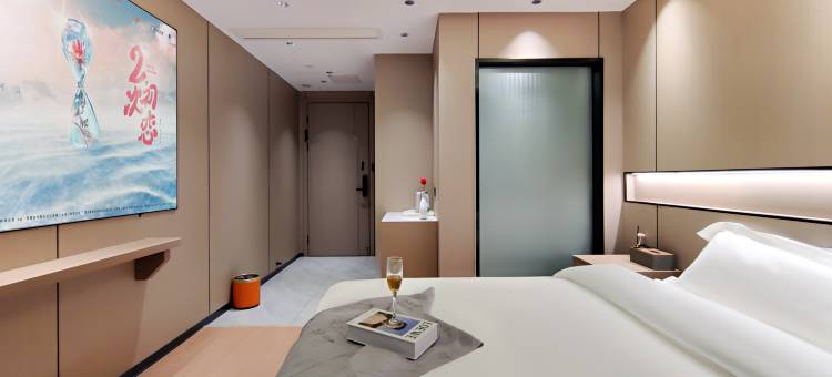 轻住酒店(滕王阁青山路口地铁站店)图片