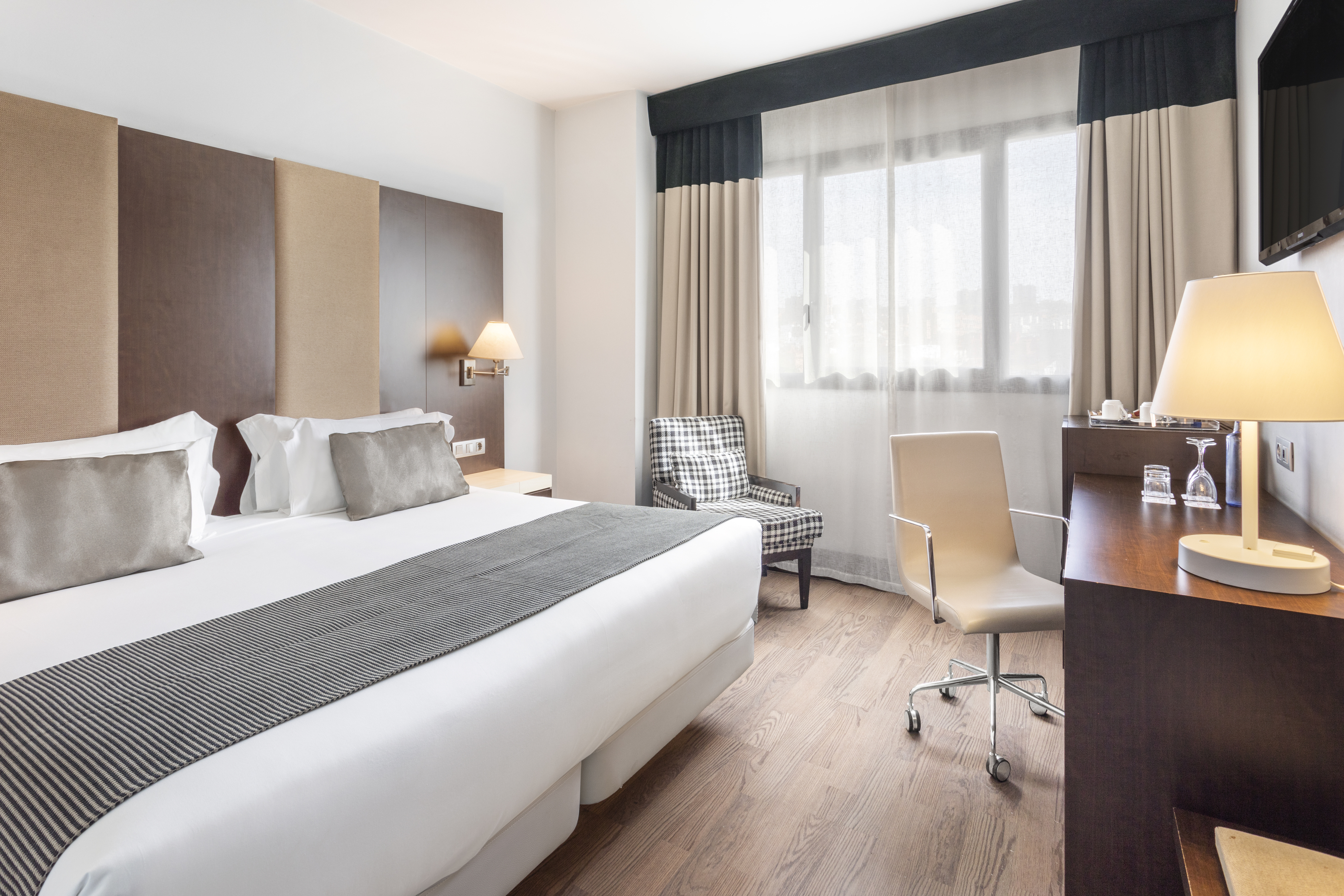 Hotel Catalonia El Retiro Over view